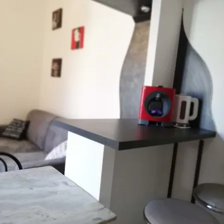 Rez-de-chaussee, Au Calme, Sur Cour Apartmán